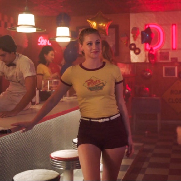 american eagle denim x hi-rise burgundy shortie shorts - Picture 5 of 8